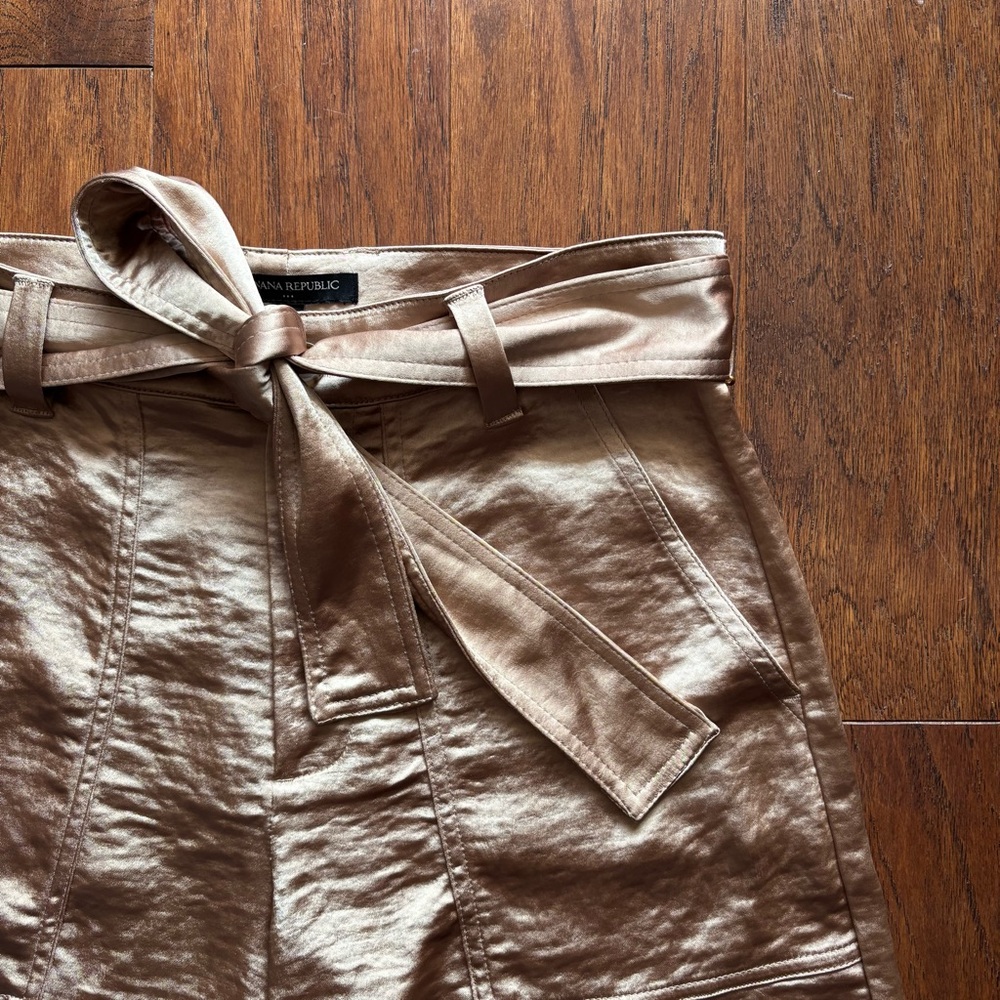 Banana Republic Copper Satin Utility Shorts – 16IN W - Picture 3 of 6